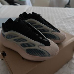 Yeezy 700